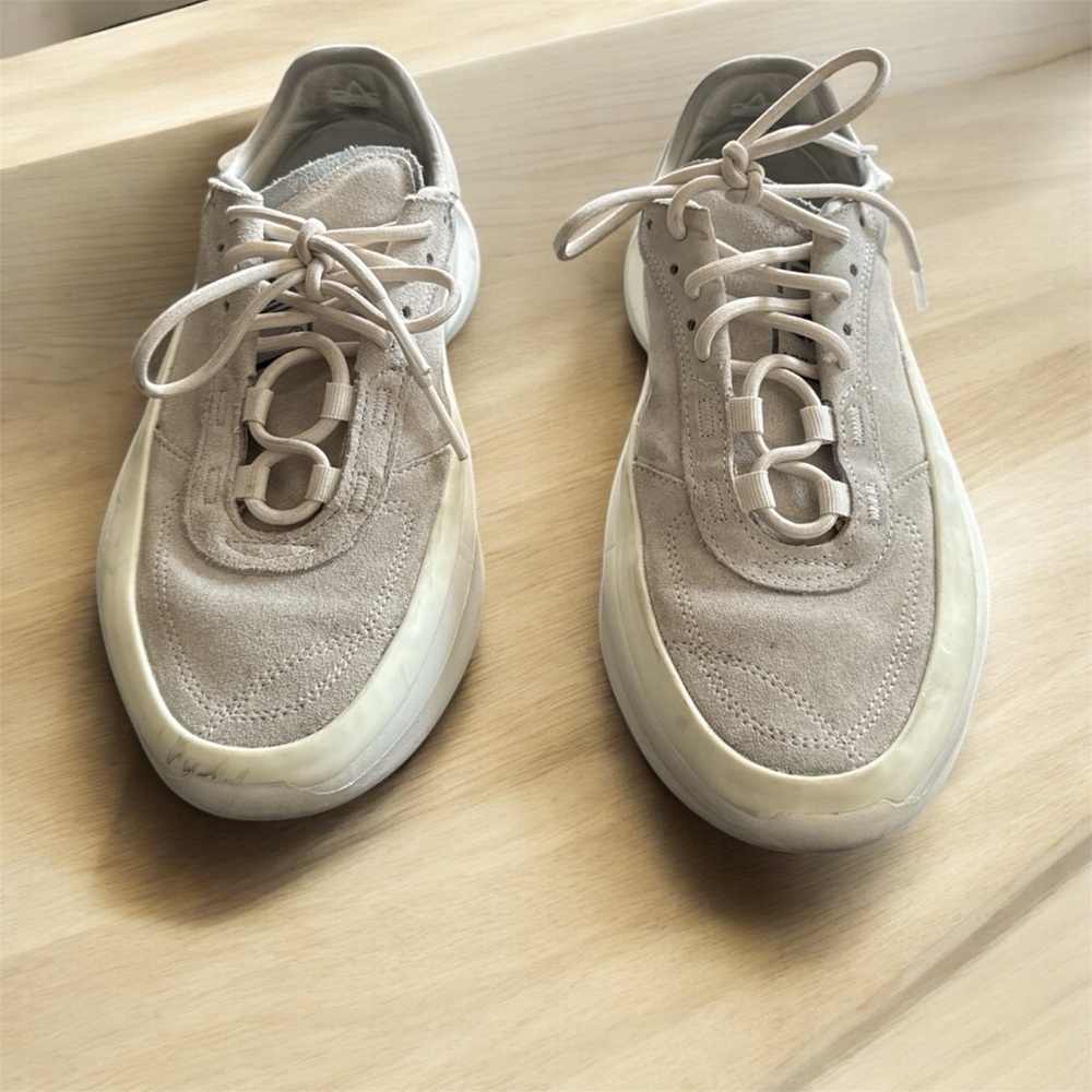 Adidas Men's Casual Sneakers (8.5)